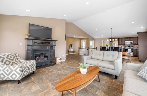 Rusticoville House | SeaView - Home Away From Home