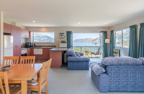 Wainui House | Seaview Outlook - Wainui Holiday Home