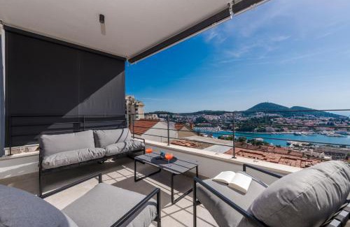 Gruz Apartment | Seaview Sunset Oasis