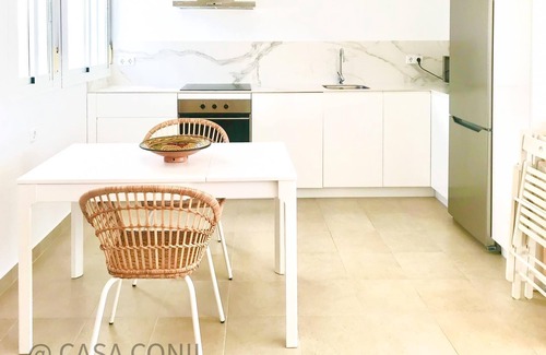 Conil de la Frontera City Center House | Seaviews and private Terrace near to the beach - townhouse Sarina with aircondition and garage parking, with wifi internet