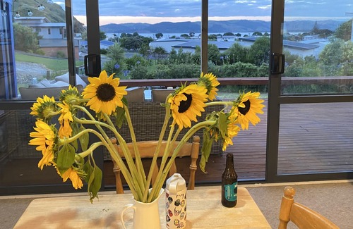 Mahia House | Seaviews & Sunshine in Māhia