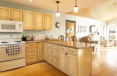 Bayview House | Seawood Summer Home