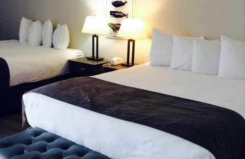 Downtown Hotel | Sechelt Inn