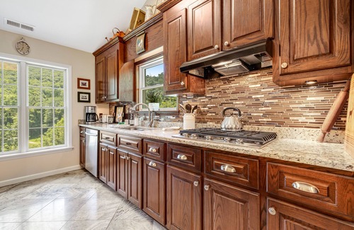 Banner Elk House | Secluded dog-friendly home with front & back porch, grill, yard, & fireplace
