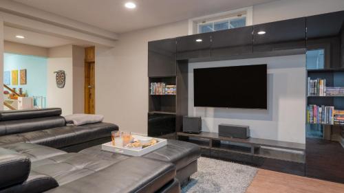 Austerlitz House | Secluded Estate w Guest House Private Pond Gym Movie Theater Sunny Pond