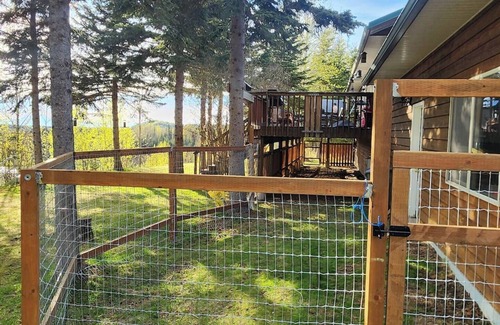 Kasilof House | Secluded Kasilof Riverfront Retreat with Hot Tub