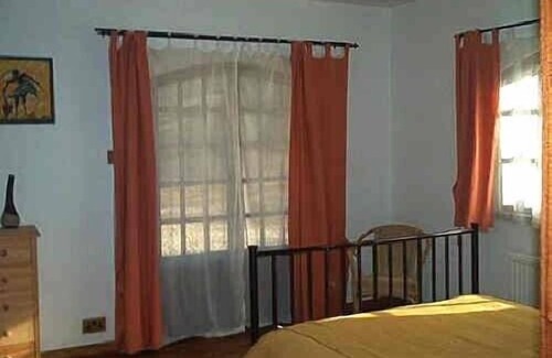 Arganil Villa | Secluded lakeside property with spectacular mountain views