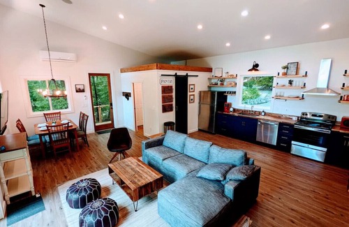 Morganton Cabin | Secluded Mtn. Escape on US Forest Border w/HotTub