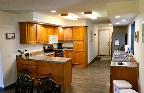 Bridgman House | Secluded Retreat with Heated Indoor Pool 5 min from the beach