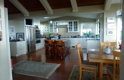 Comox House | Secluded Sandy Beach All To Yourself! Panoramic Ocean and Mountain views.