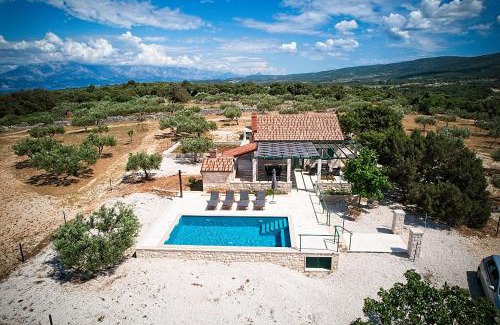 Praznica House | Secluded vacation house Bračuta with swimming pool