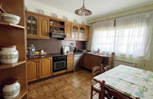 Abegondo House | Second floor apartment in a house near Camino Inglés (Pet friendly)