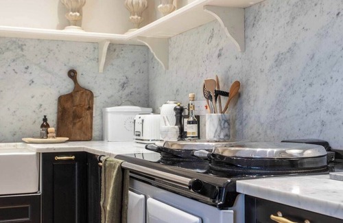 Bathford House | Secret Garden Cottage - NEW!