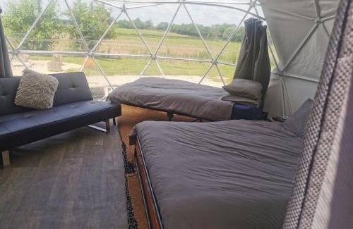 Market Rasen Apartment | Secret Heated Dome, Hot Tub,Firepit Projector in Lincoln