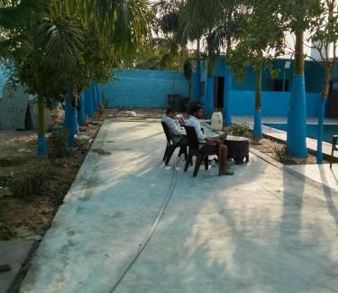 Knowledge Park III House | secretwaterpool and rooms