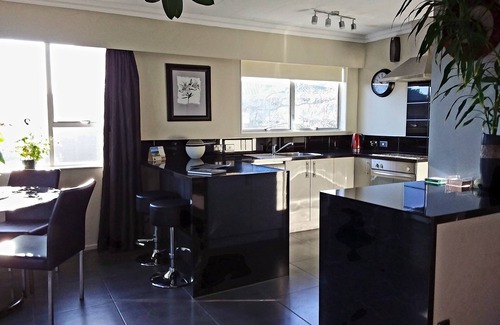 Tahunanui House | Secure Private Holiday Haven