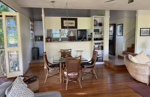 Maunaloa House | See Kalaupapa! Laid back Molokai beach-hideaway awaits.