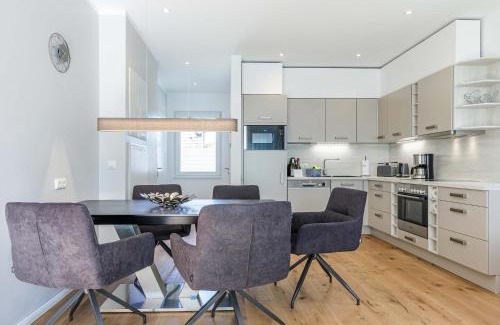 Muritz Apartment | SeeGlück Malchow - Stilvolle Maisonette mit Balkonen & Seeblick