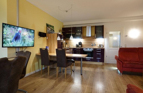 Dobin am See Apartment | Seekiste holiday flat with lake view