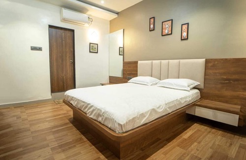 Koregaon Hotel | Sejal Wolrd Lodging