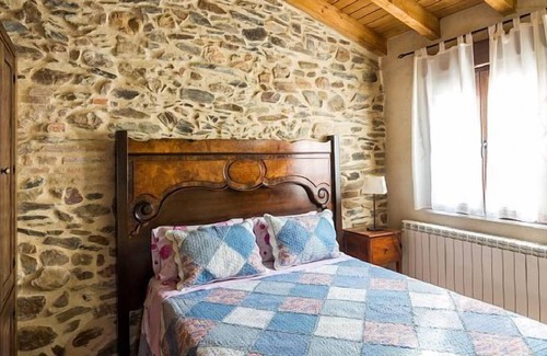 Aldeanueva de la Sierra Cottage | Self catering Los Monteros for 2 people