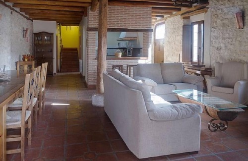 Aldeasona Cottage | Self catering Los Yeros for 17 people