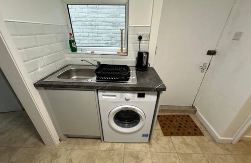 Newcastle-upon-Tyne Apartment | Self contained basement flat near Newcastle City Centre