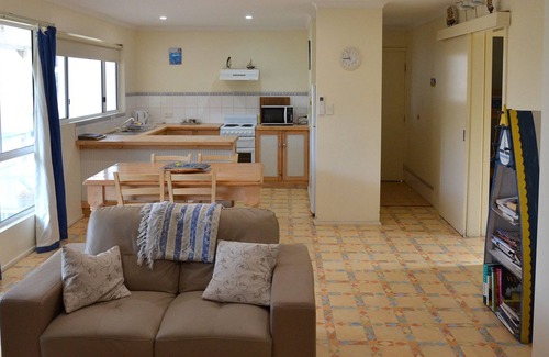 Warrenben House | Self-Contained Family Unit | Comfortable, Budget-Friendly Stay in Marion Bay