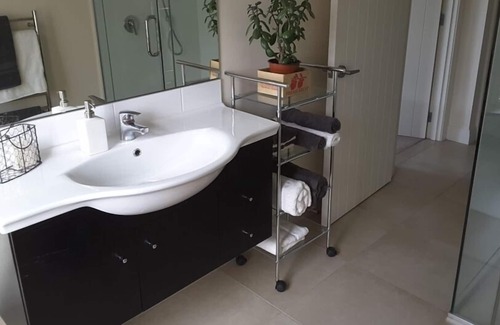 Bendigo Condo | Self contained Modern Unit- Bendigo Reach