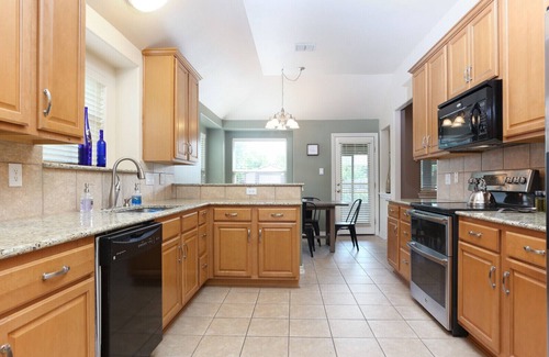 Schertz House | Selma Retreat - Central to SA/NB and close to Randolph AFB