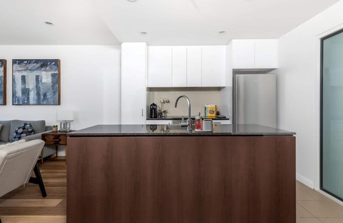 Belconnen Apartment | Sensational City Apartment with Lake Views