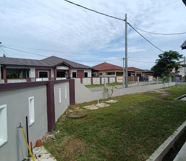 Dungun House | Serai Homestay