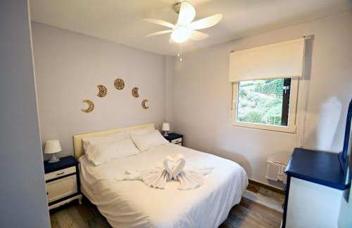 San Martin de Valdeiglesias Apartment | Serene Lakeview Retreat