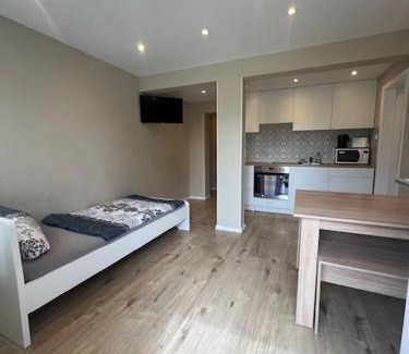 Rodenbach Apartment | Serena Monteur Apartment