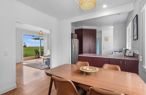 Waipu House | Serene Cove Escape - Waipu Holiday Home