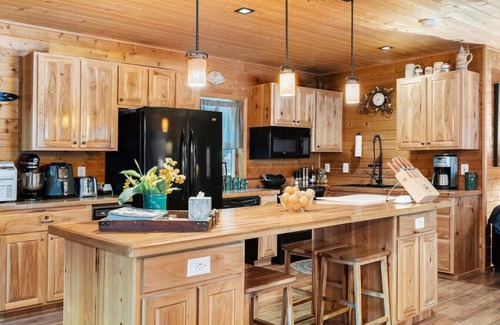 Sagle House | Serene Lake House | Hot Tub + Breathtaking Views!