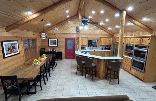 Dogwood Cabin | Serene Lakeside Getaway