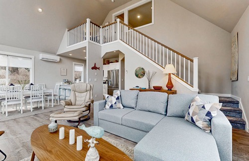 Lummi Island House | Serene Lummi Island Retreat with hot tub, stunning water & Mt. Baker Views