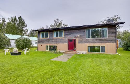 Palmer House | Serene Palmer Home Walk to Downtown and Riverfront!