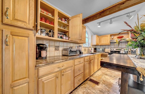 St. Petersburg - Clearwater House | Serene Retreats: Pool, Cabana, Firepit, King Bed-10 mins. to downtown Saint Pete