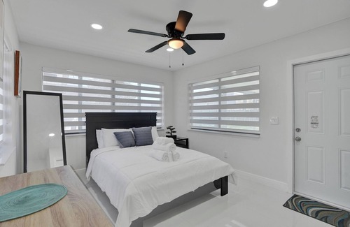 Ives Estates Bed & Breakfast | Serene Suite Near Aventura