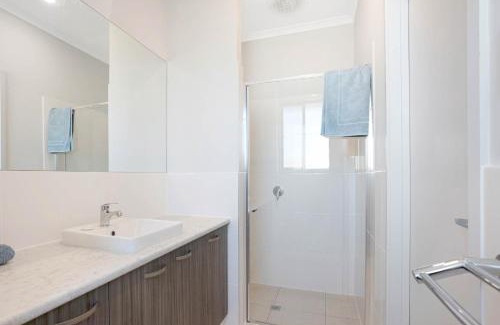 Nangkita House | Serenity 24 - Waterfront Living on Hindmarsh Island