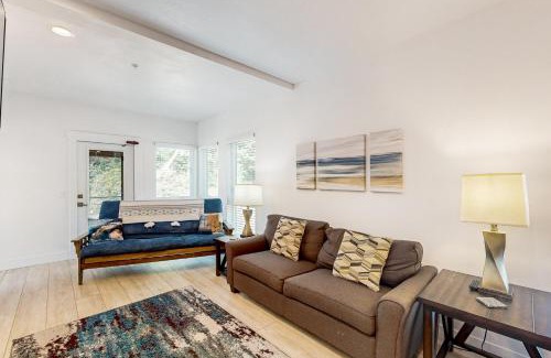 Gold Beach Apartment | Serenity at Deerhaven #A & #B