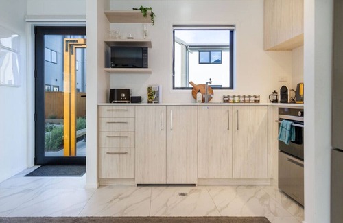 New Brighton House | Serenity by the Sea: Coastal Escape1 bed 1 bath