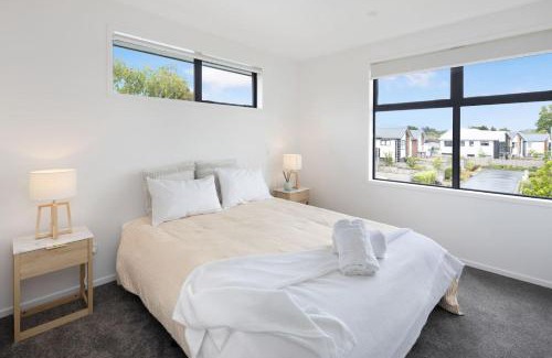 Trentham House | Serenity on Oliver