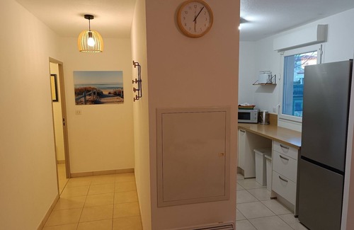 Serignan Apartment | Serignan-Canal du midi. Spacious apartment in luxury apartment complex. Full A/C