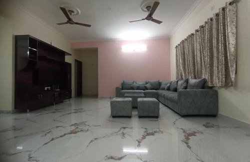 Kukatpalli Apartment | Servostay KPHB Phase 15 New Stunning 3 BHK - 2nd Floor