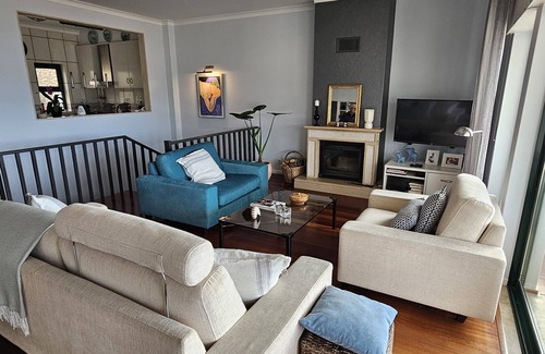 Santiago House | Sesimbra, Villa Luxueuse, Vue Superbe sur Océan, Port, Plage, 6/7 Voyageurs