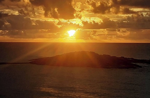 Setiba House | Setiba vacation house rental with fantastic unique panorama at 0 KM from the beach