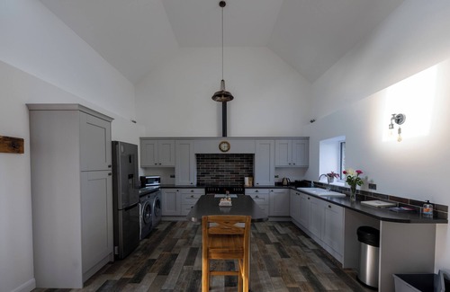 Menai Bridge Cottage | 'SGUBOR, family friendly, character holiday cottage in Pentraeth